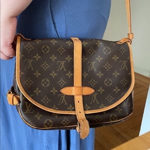 (Authentic) Louis Vuitton Monogram Saumur 25